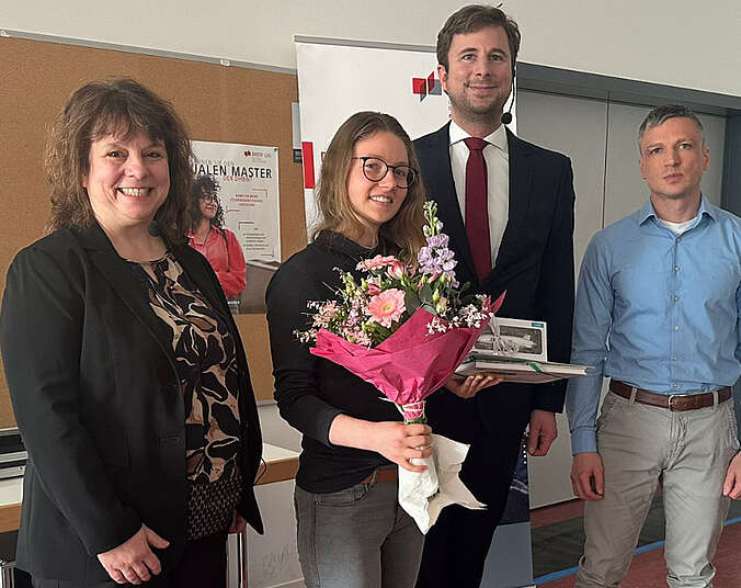 Gruppe von zwei Frauen und zwei Männern