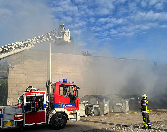 Feuerwehrübung mit Drehleiter.- (Foto: Stadt Friedrichshafen)