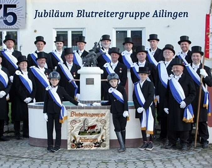 Gruppenfoto mit Schriftzug