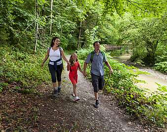Familie beim Wandern